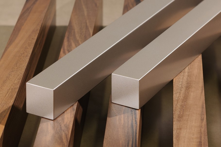 Металлические рейки для стен