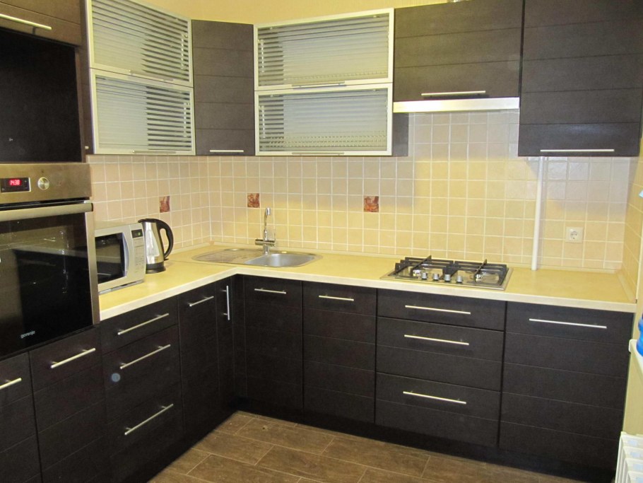 Угловая кухня из ЛДСП