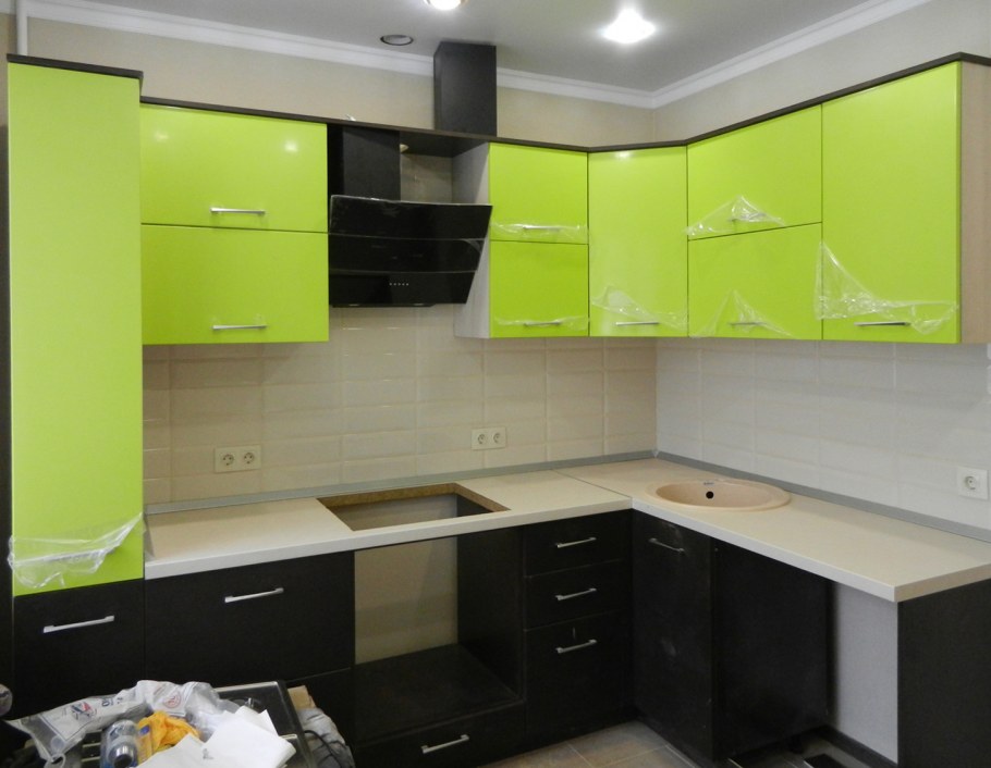 Кухня темный низ светлый верх