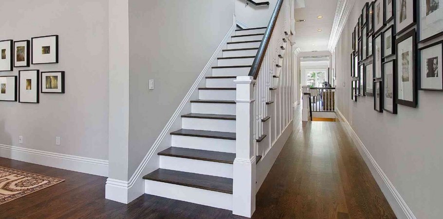 Лестница в доме Неоклассика