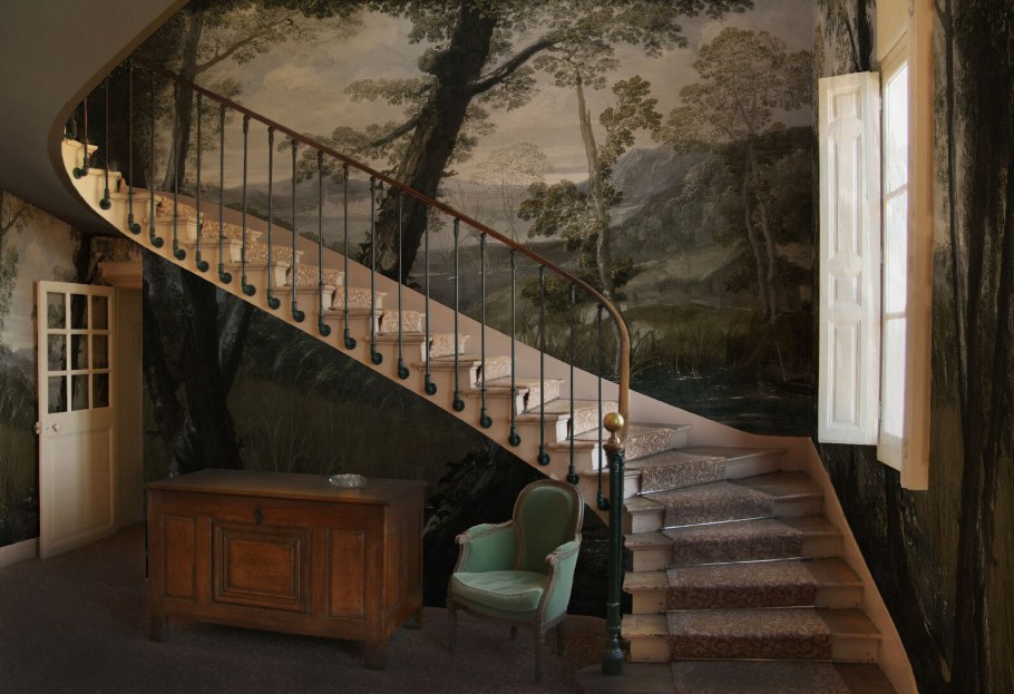 Декоративная лестница в интерьере