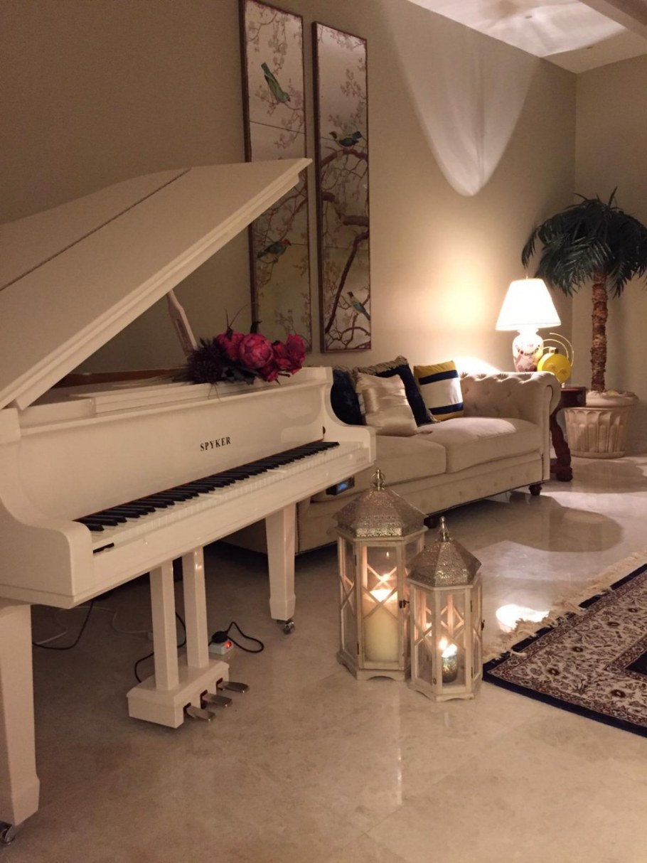 Цифровое пианино в интерьере