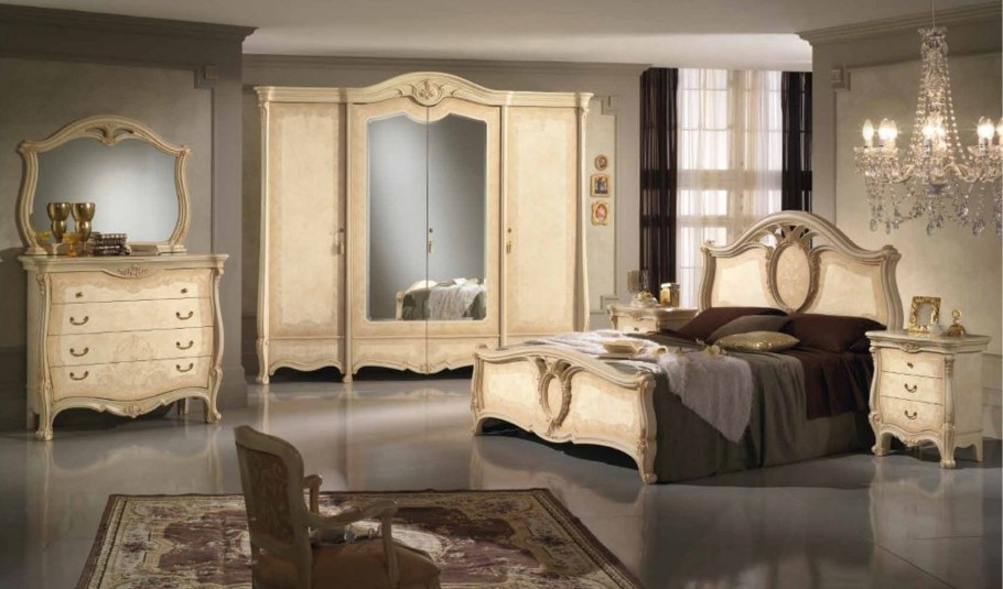 Белые комнаты с деревом слоновой кости