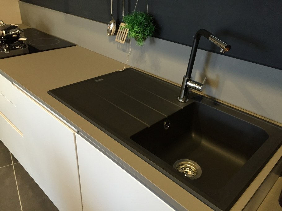 Мойка кварцевый агломерат