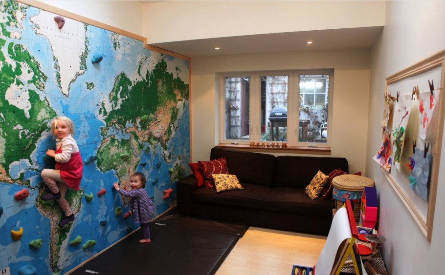 Скалодромы для детей в интерьере