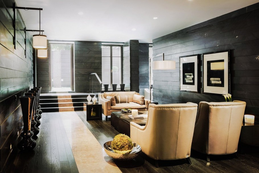 Интерьер в бревенчатом деревянном доме Прованс