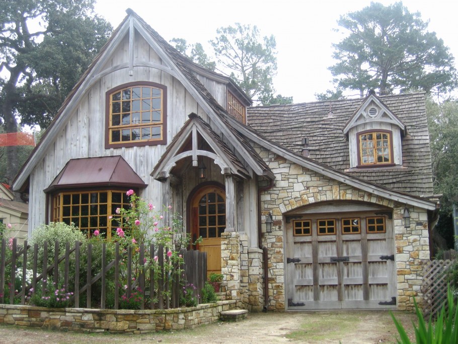 Домик в старинном стиле