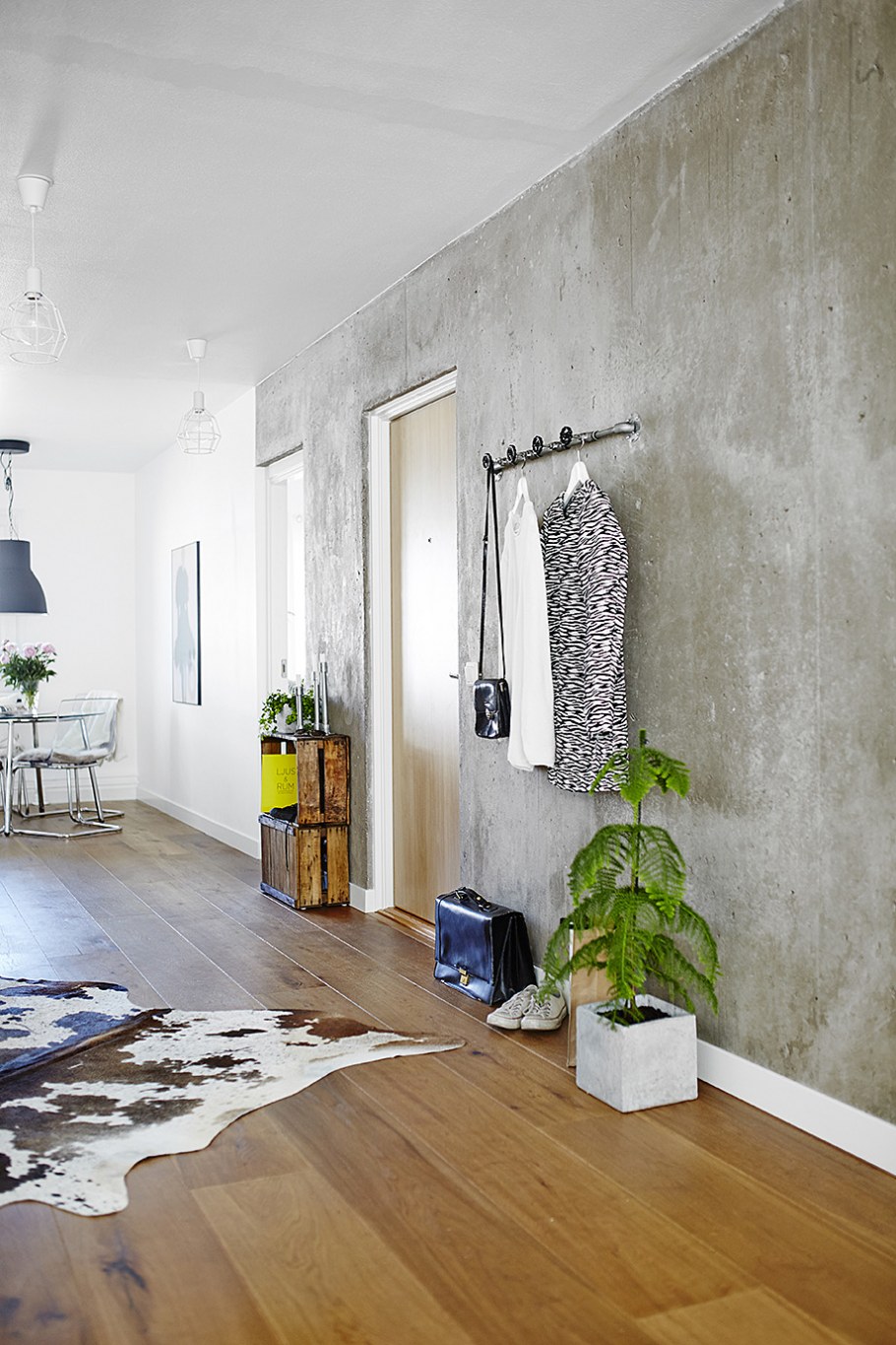 Окрашенный бетон в интерьере