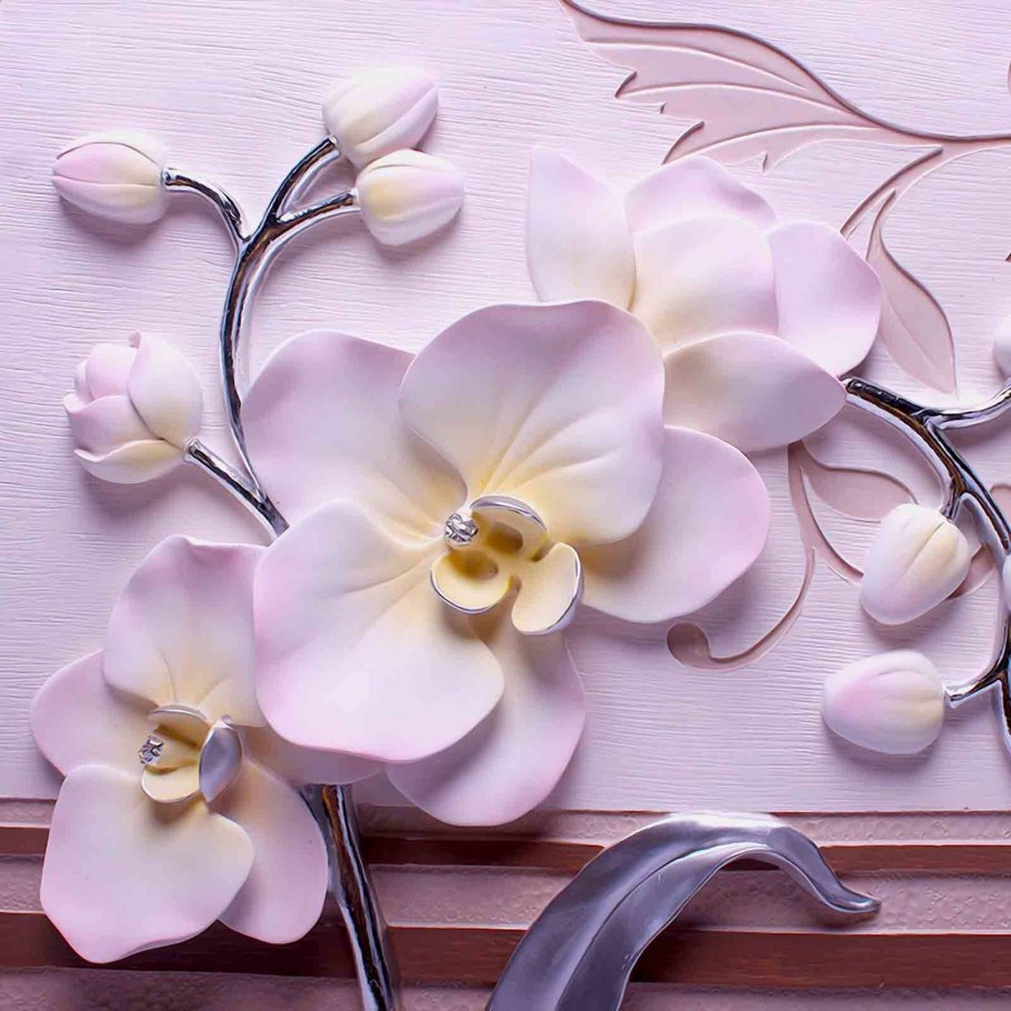 Барельеф бабочки на стене