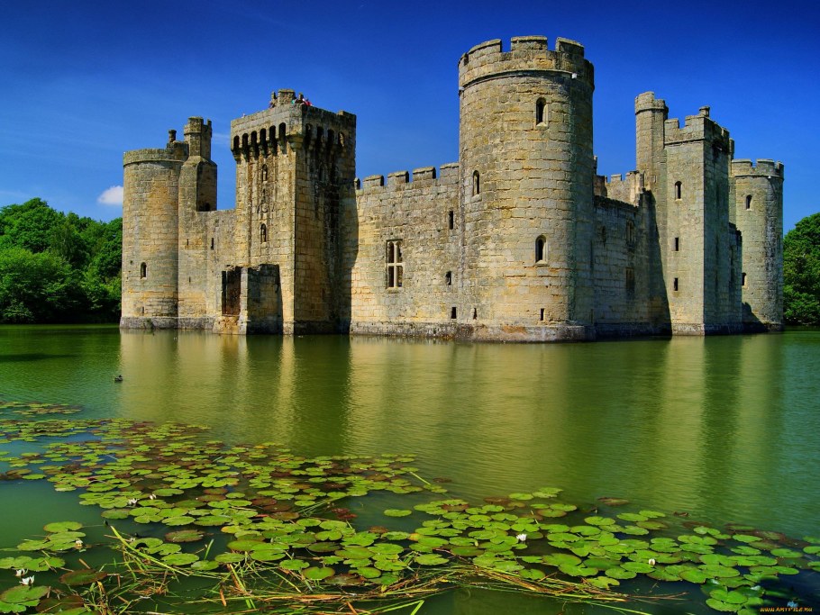 Замок Бодиам