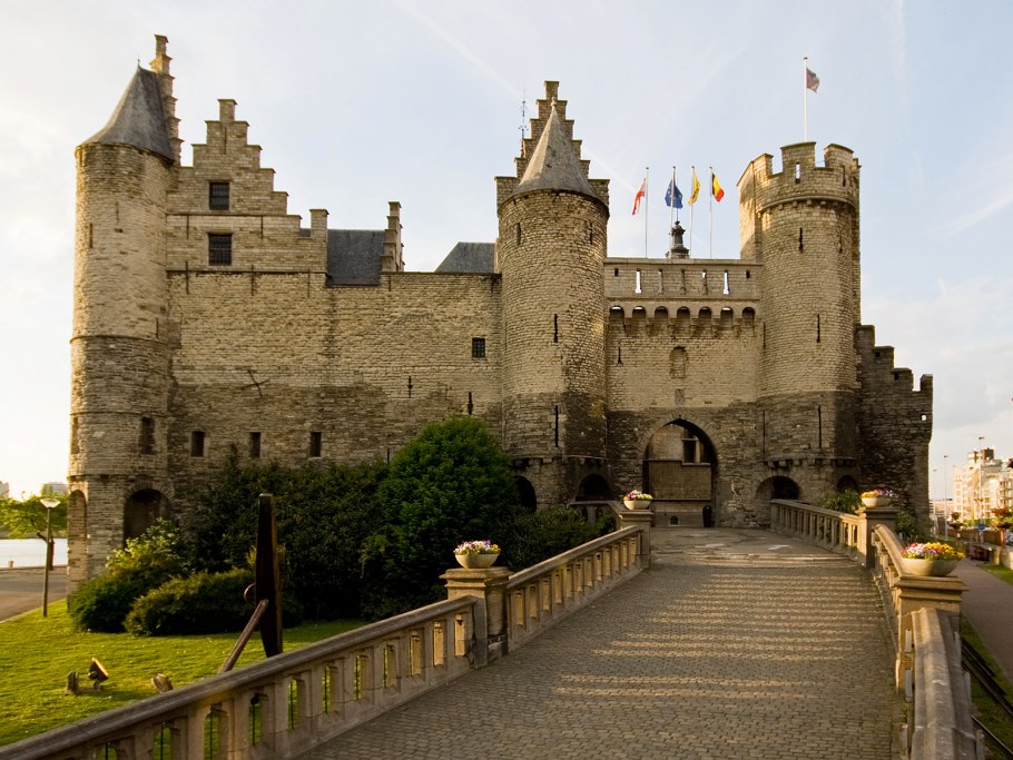 Замок стен Антверпен