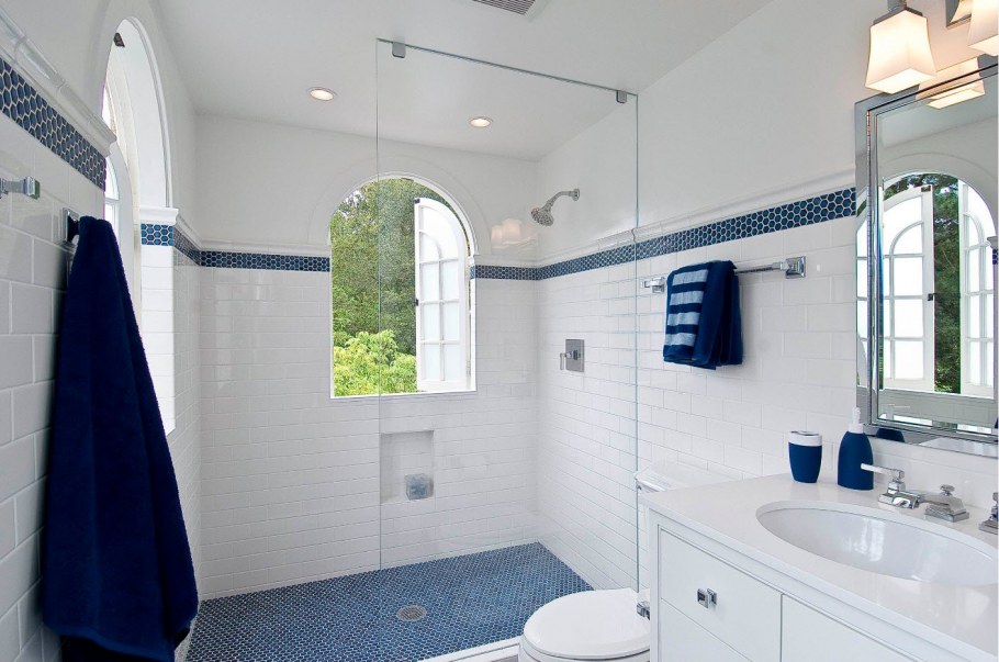 Высокий потолок в ванной