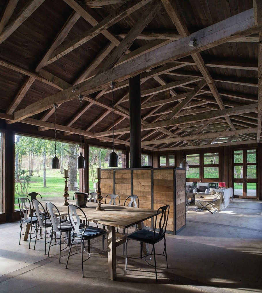 Дом в стиле амбара Barn House