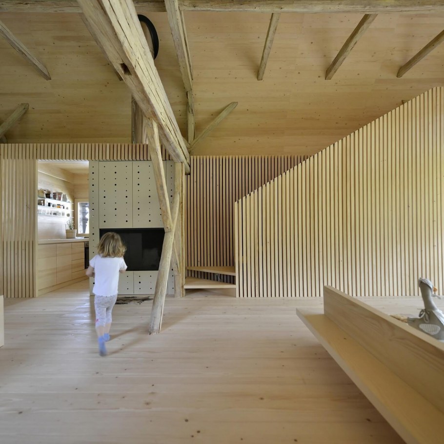 Дом-сарай Barn House внутри