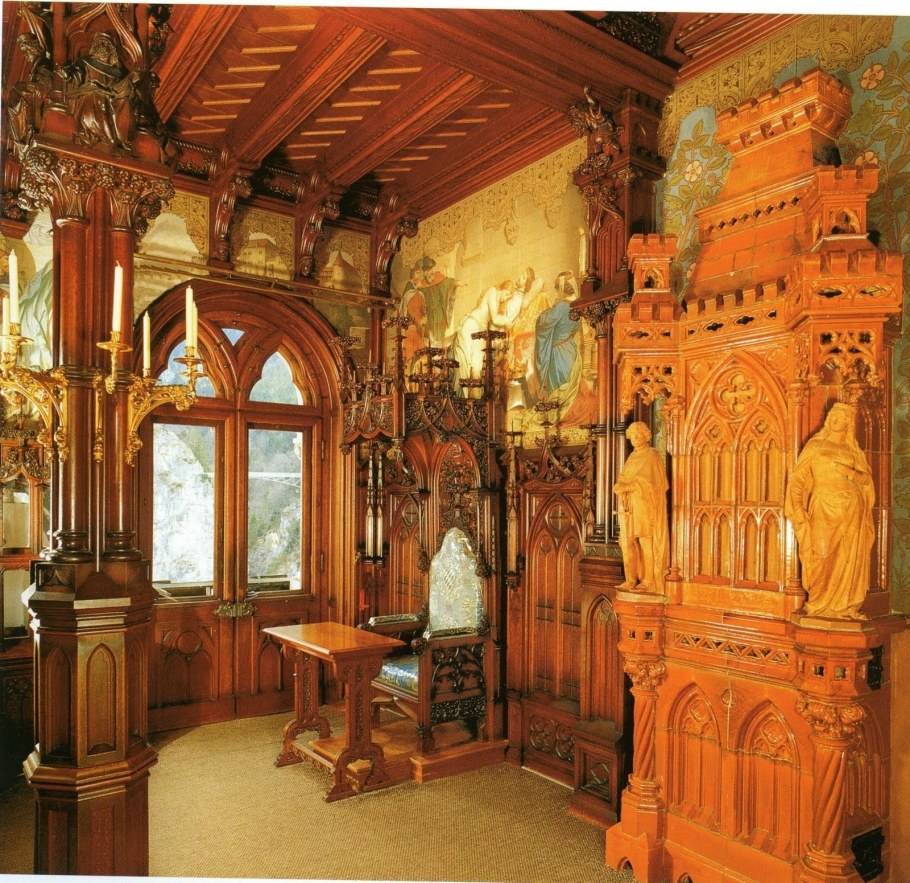 Замок Нойшванштайн изнутри