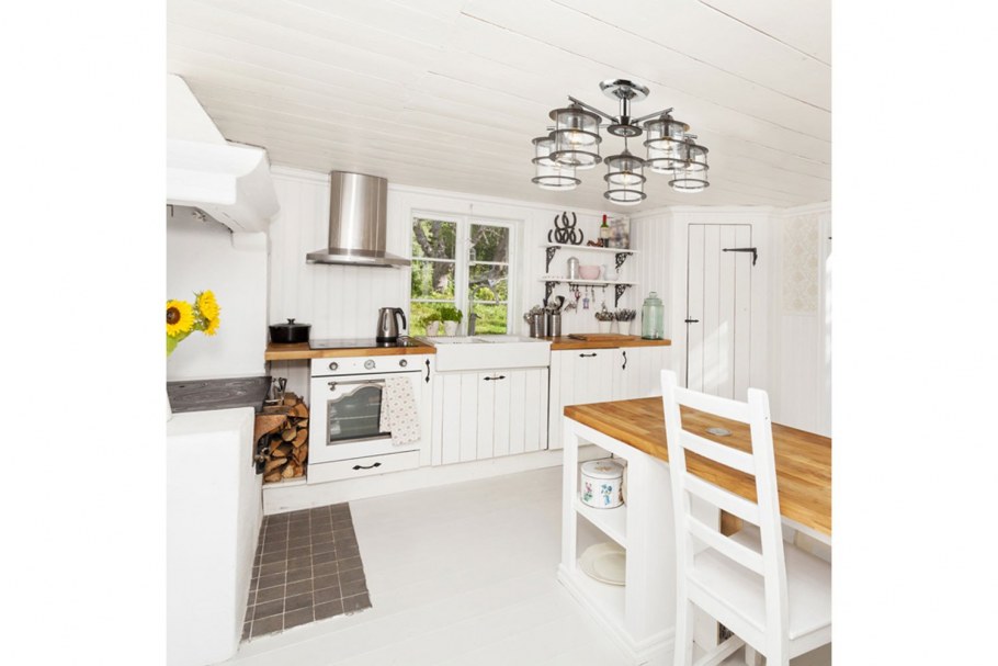 Сканди кухня белая с деревянной столешницей