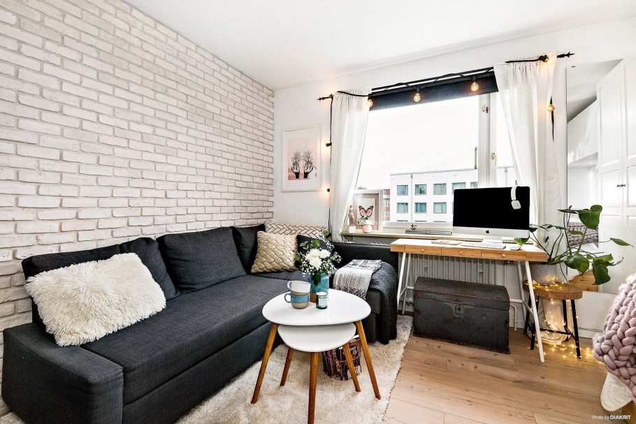 Белая кирпичная стена в интерьере