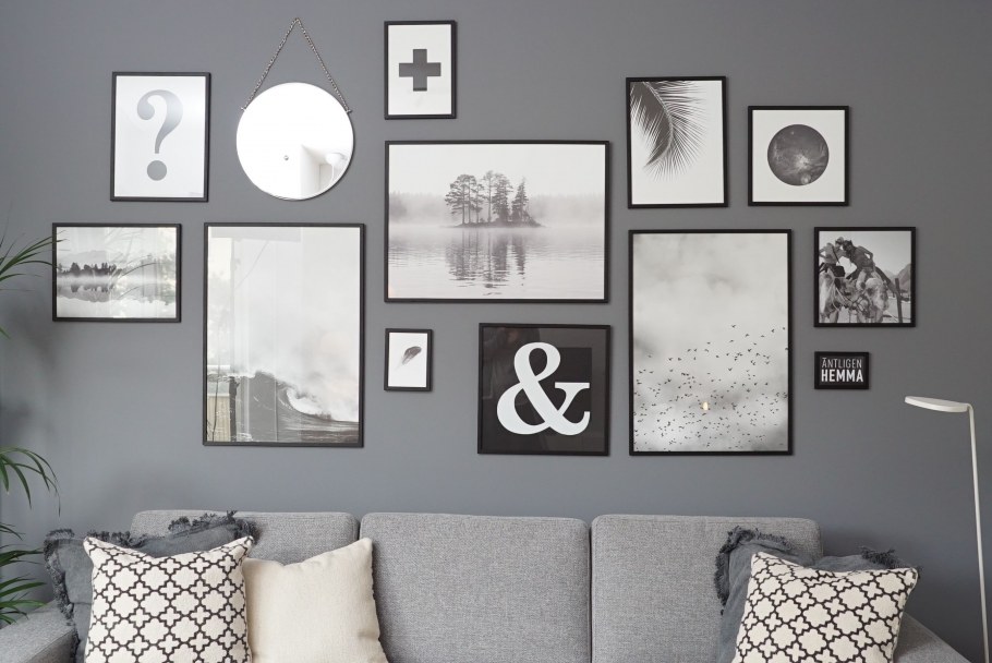 Декор на пустую стену в гостиной