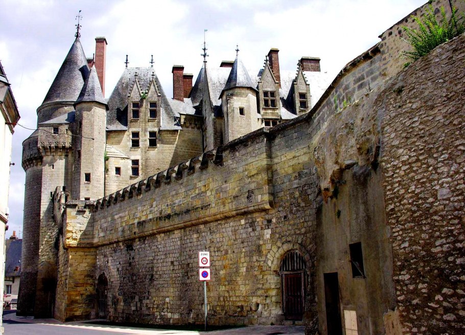 Замок Ланже