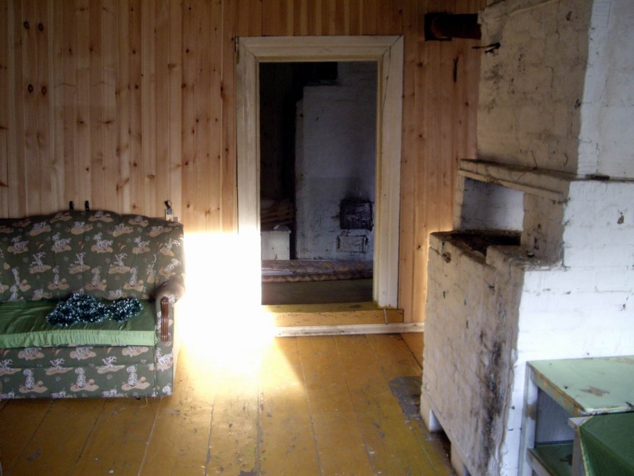 Частный дом в деревне внутри