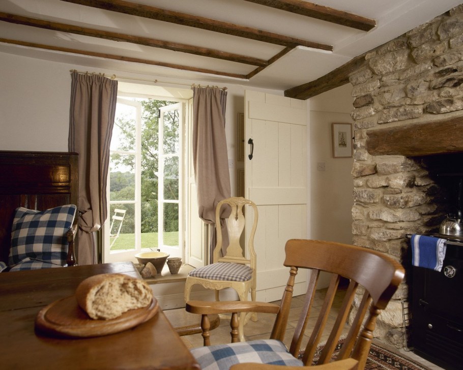 Отделка гостиной в деревенском стиле