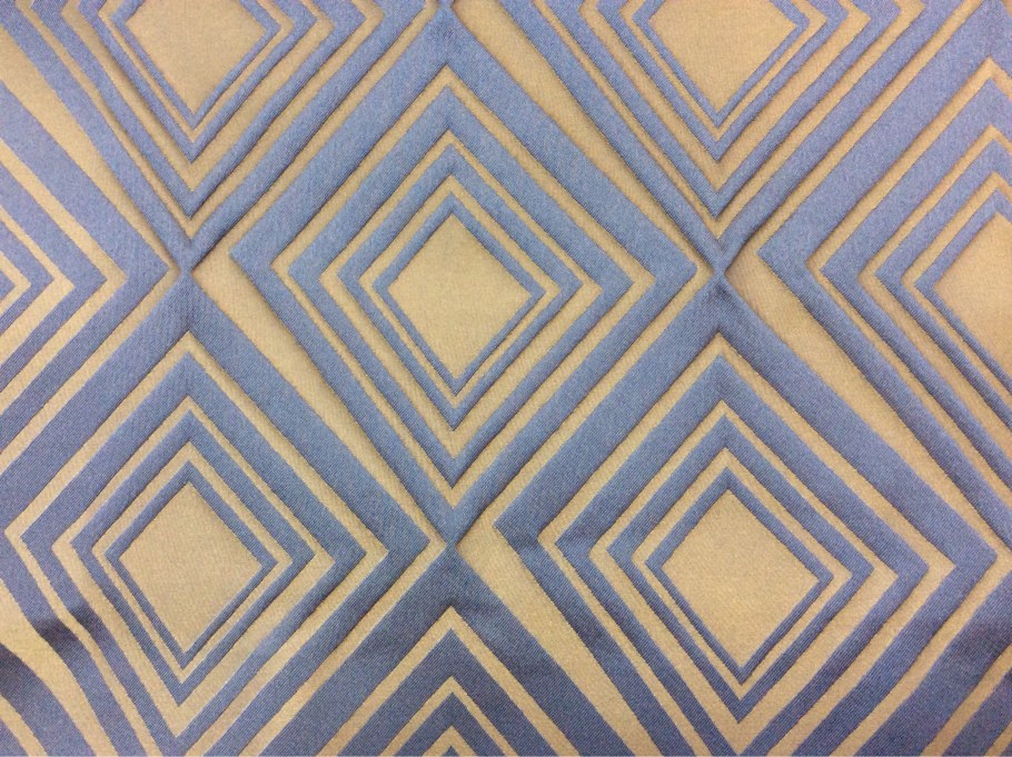 Ткань с геометрическим орнаментом