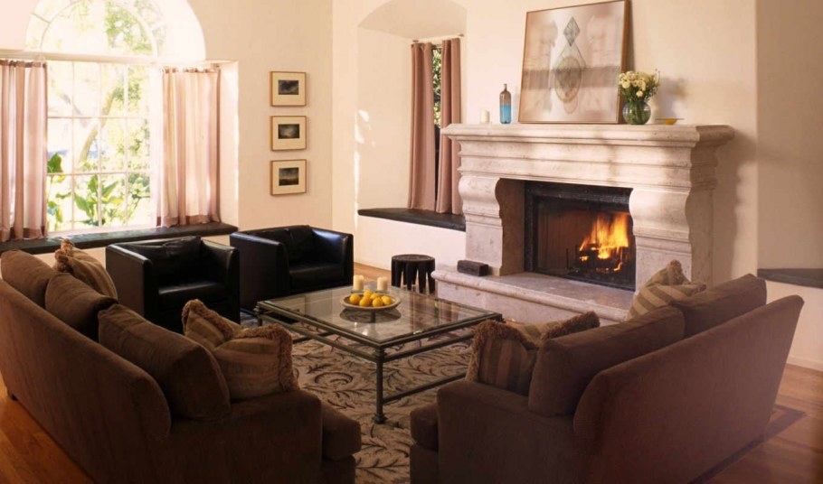 Гостиная с камином