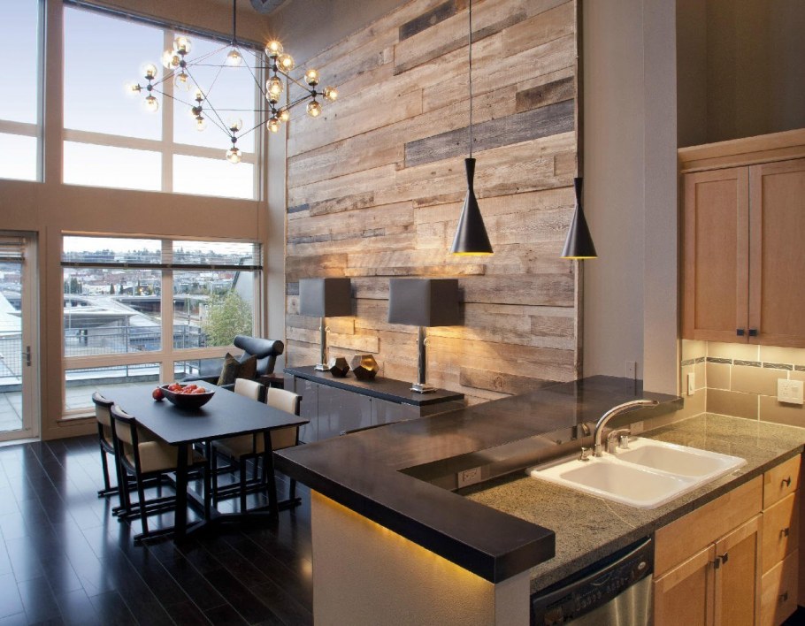 Деревянные панели в интерьере кухни