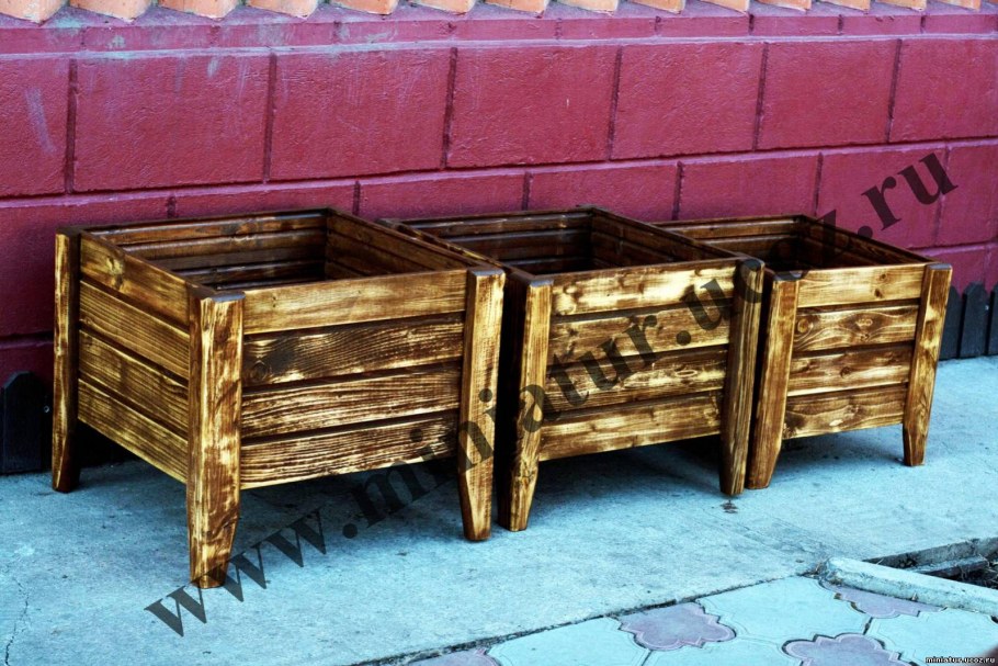 Клумба из бруса