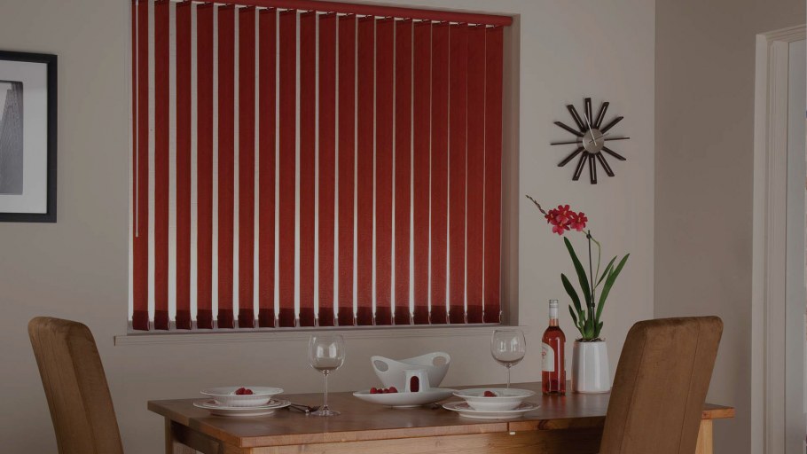 Черный фон жалюзи