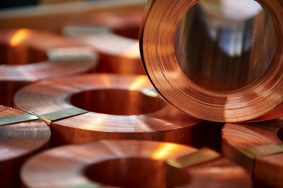 Медная инсталляция