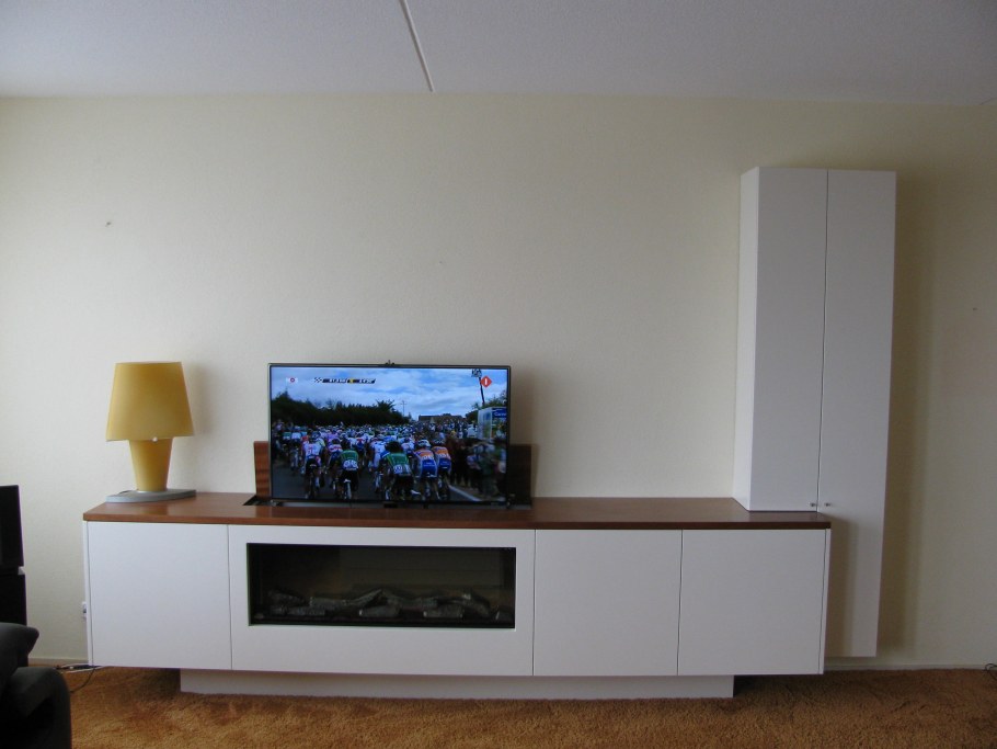 Камин встроенный в тумбу под телевизор