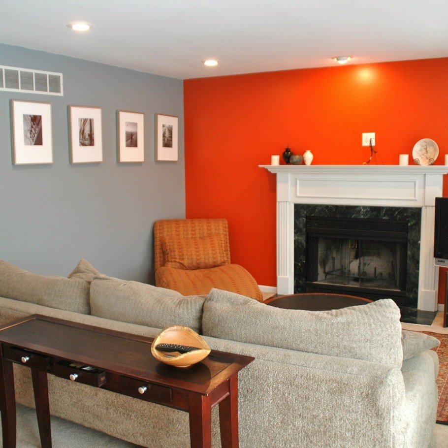 Сочетание голубого и оранжевого в интерьере