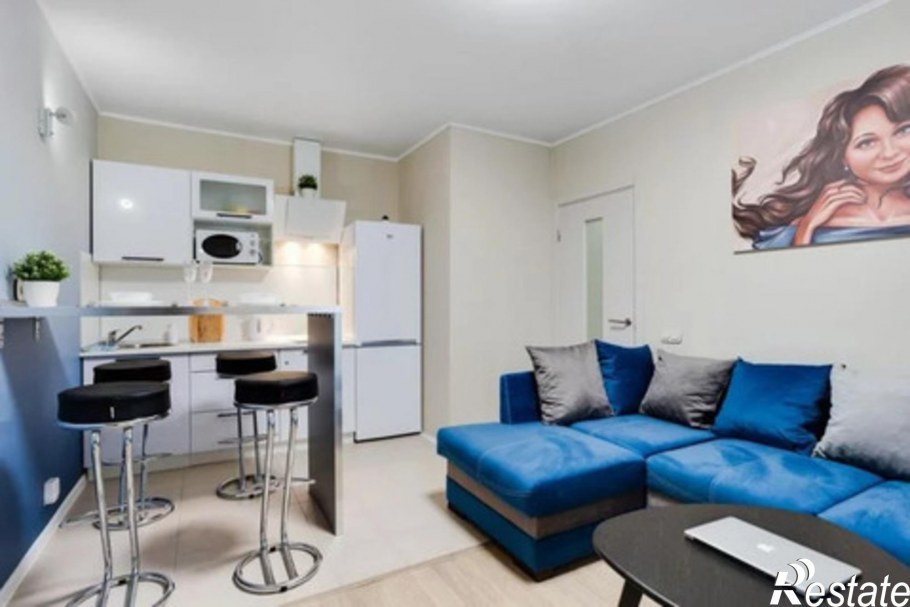 Обставить студию