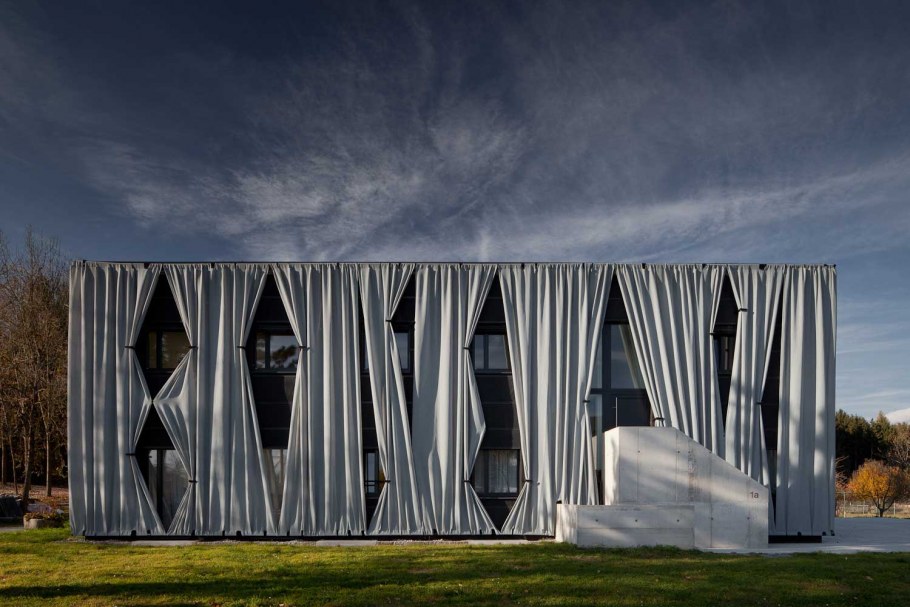 Тканевые фасады зданий