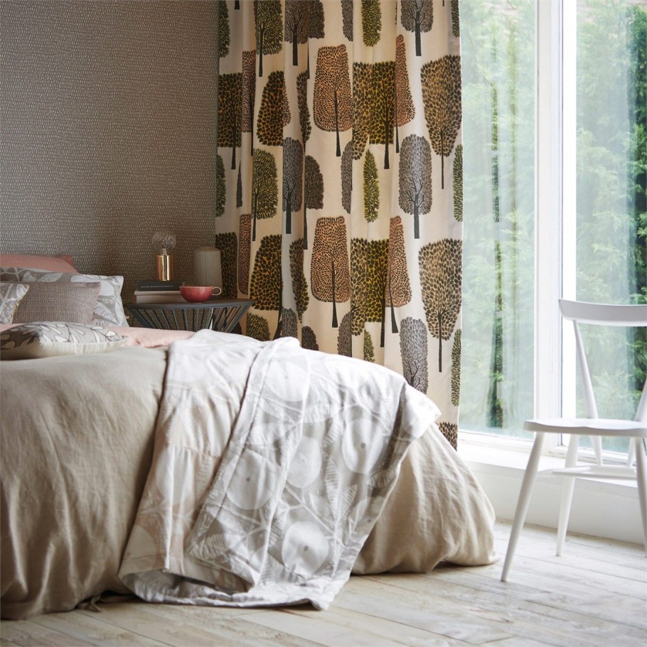 Обои с орнаментом в интерьере