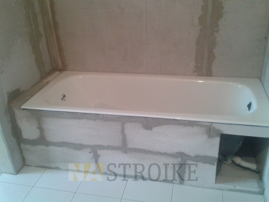 Металлическая ванна обложенная плиткой