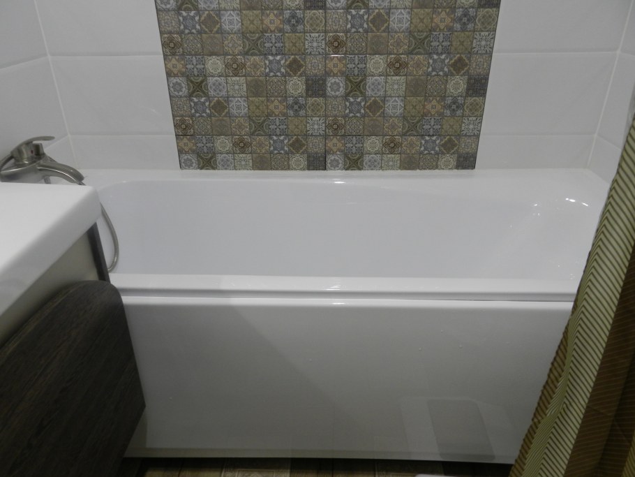 Ванна облицованная мозаикой