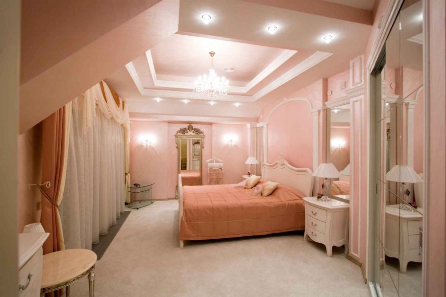 Спальня в персиковых тонах