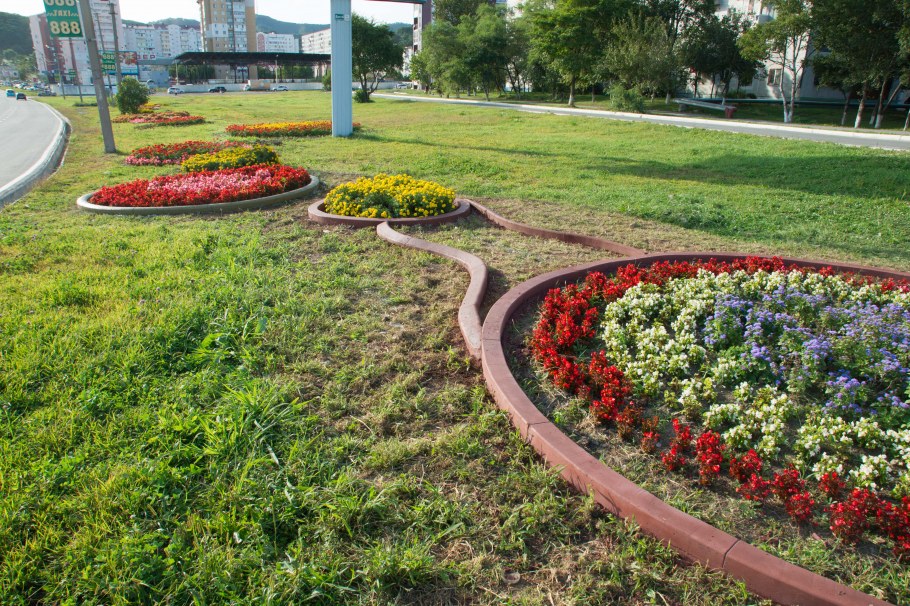 Бордюры и ленточные цветники