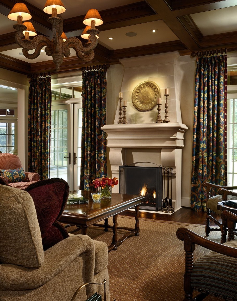 Камин в средиземноморском стиле