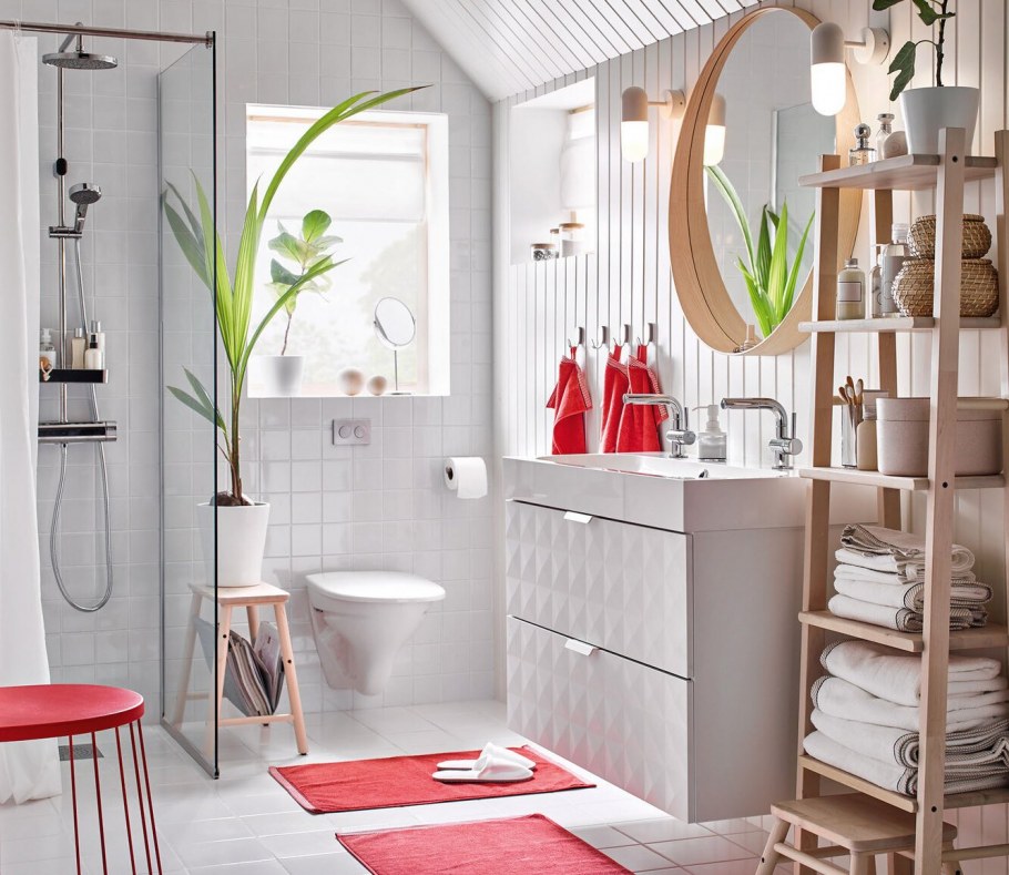 Санузел белый с деревом