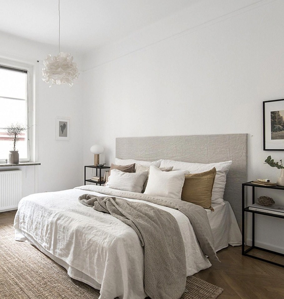 Белые стены в интерьере спальни