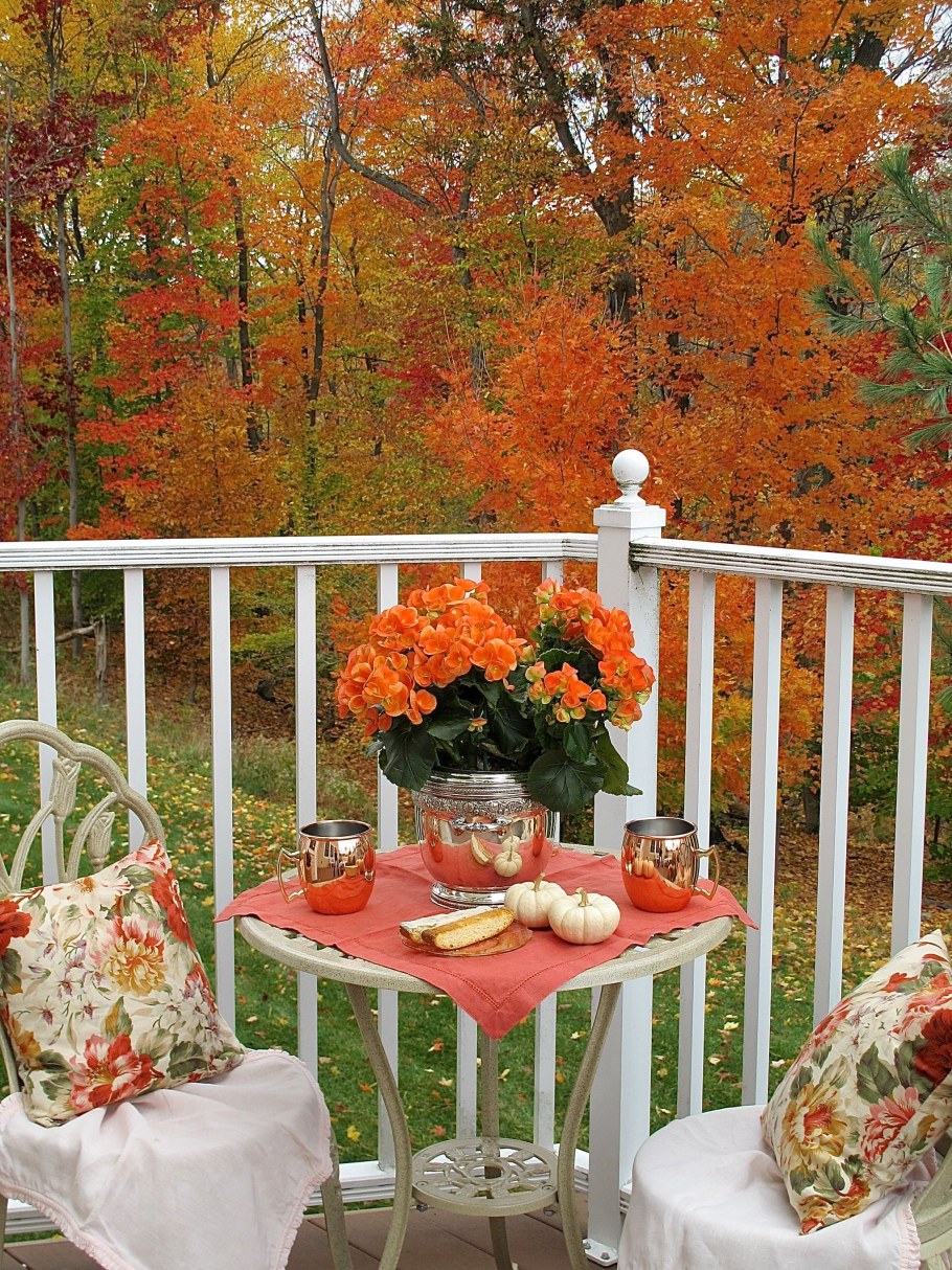 Веранда осенью