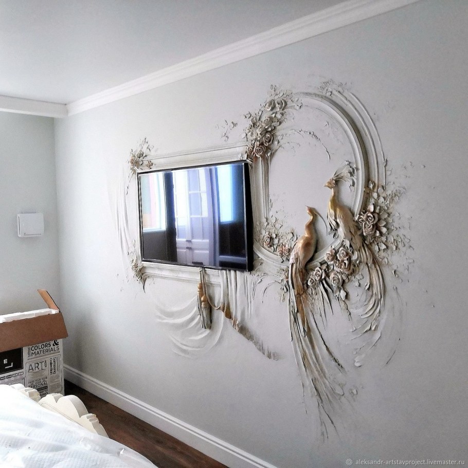 Украсить стену гипсом