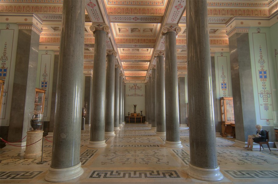 Ионические колонны дворец Петербург