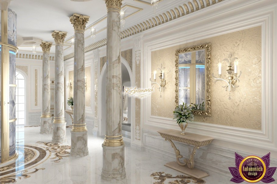 Холл с колоннами