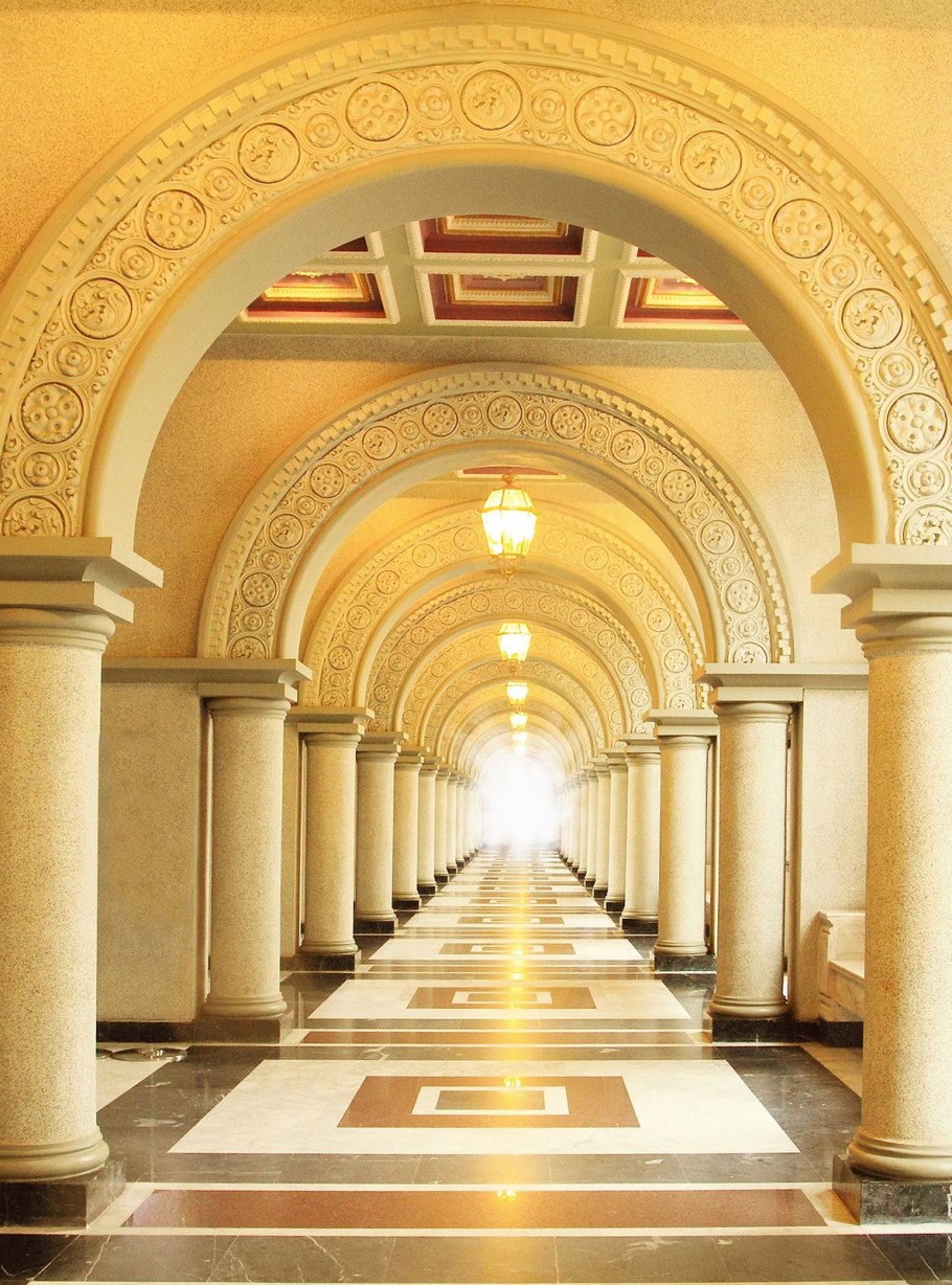 Арка с колоннами