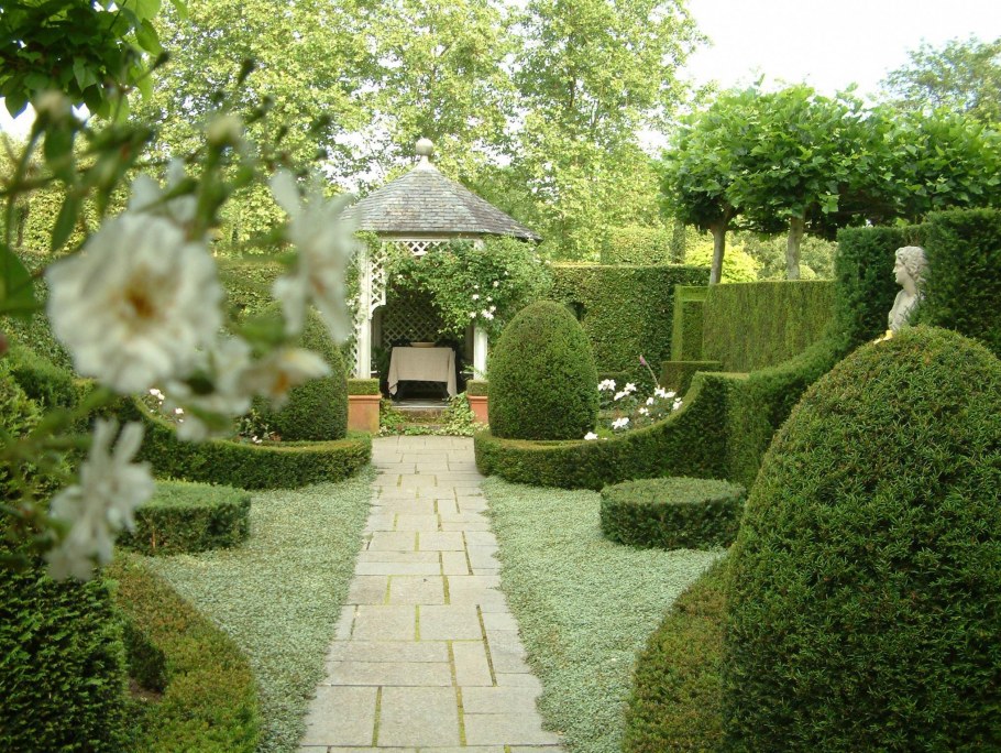 Живые изгороди Империал Гарден