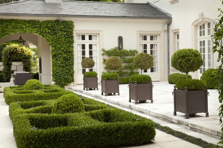 Колониальный ландшафтный стиль